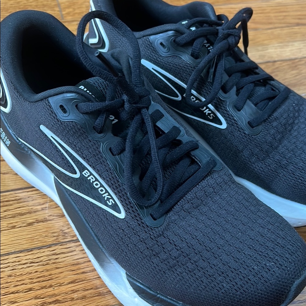 Brooks Black Athletic Sneakers